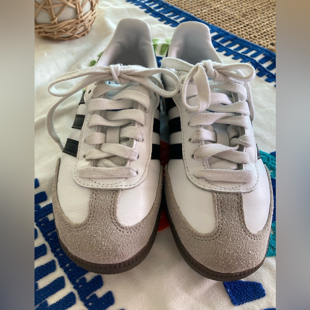 Adidas Samba OG Youth 3 1/2 or Women’s 5